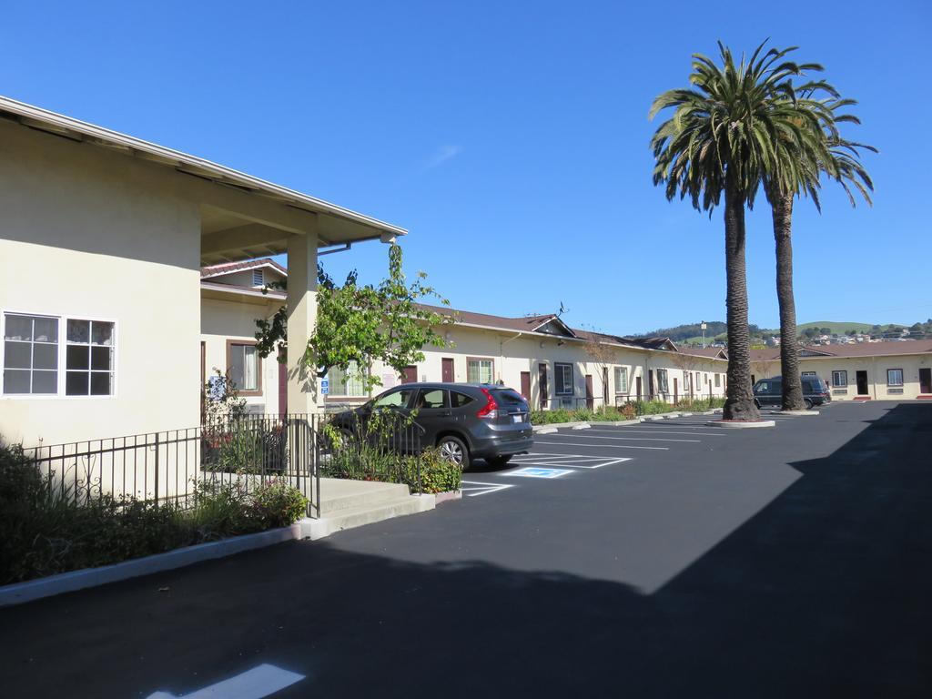Economy Motel *