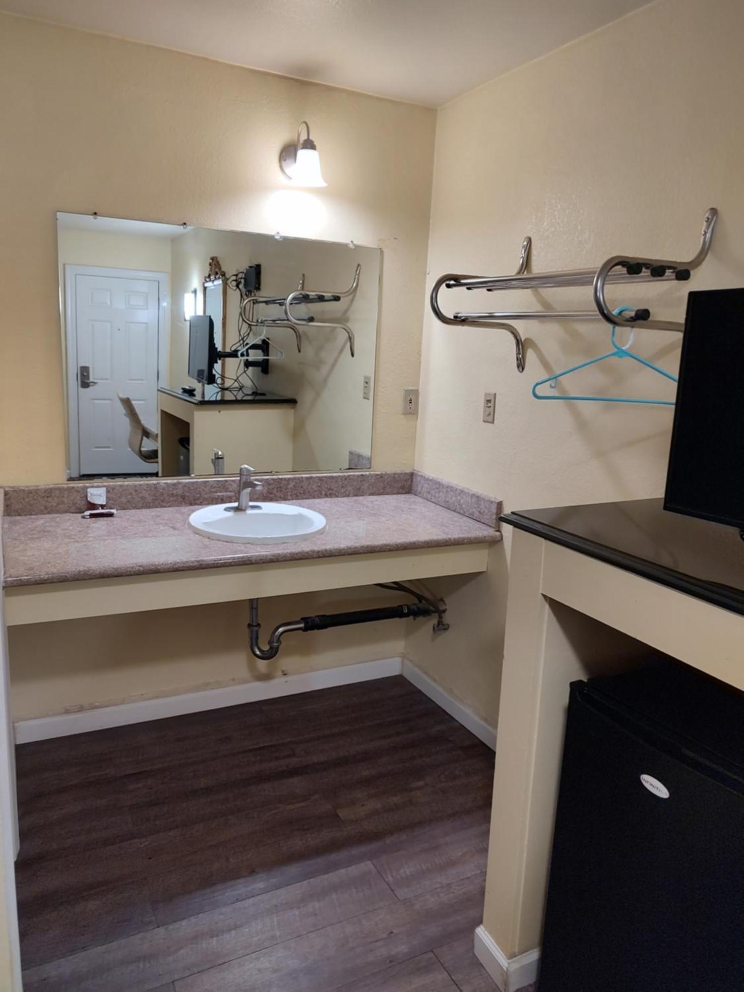 Motel Economy